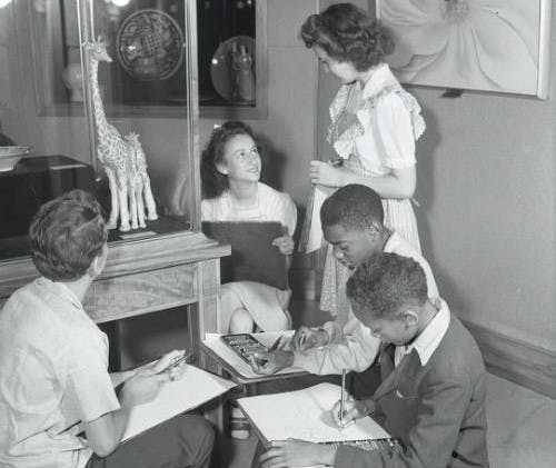 Children sketching in the museum’s galleries in 1944